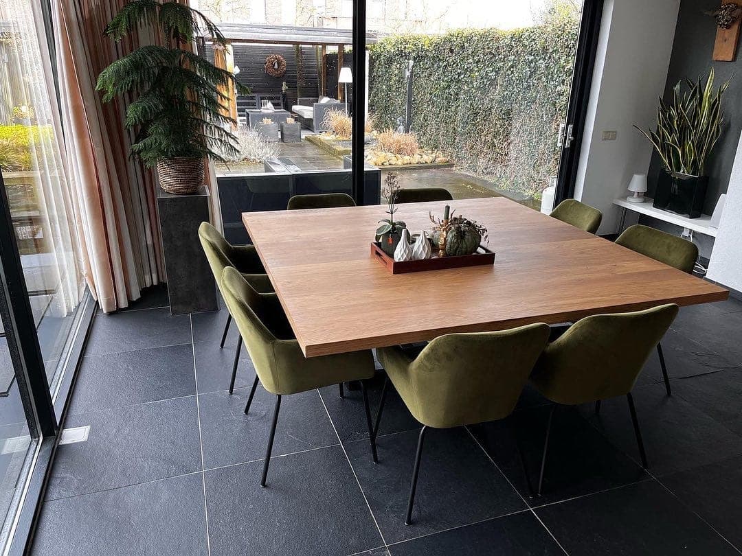 Massief eiken eettafel, 160 bij 160